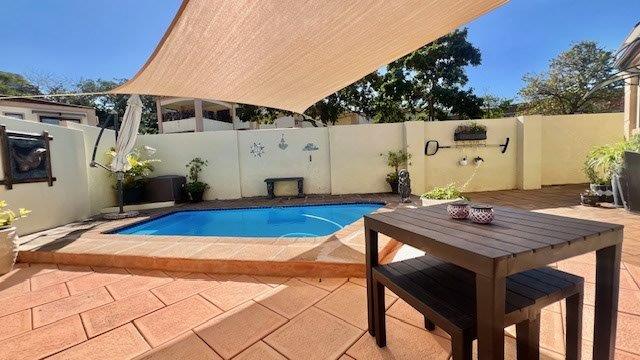 3 Bedroom Property for Sale in Uvongo KwaZulu-Natal