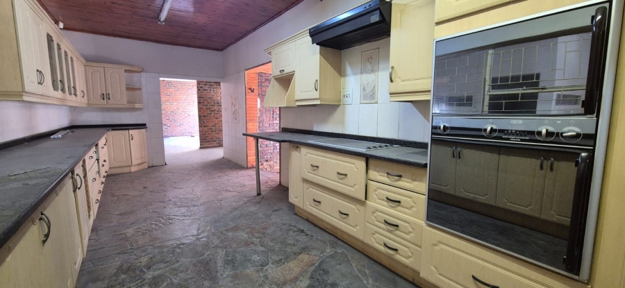 4 Bedroom Property for Sale in Aviary Hill KwaZulu-Natal