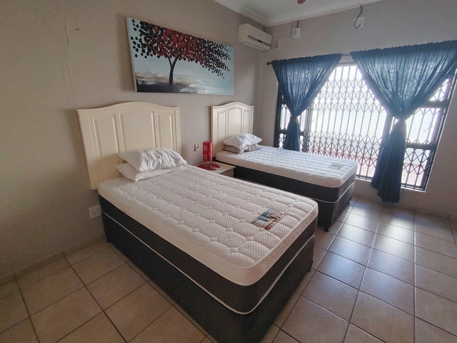 2 Bedroom Property for Sale in St Michaels On Sea KwaZulu-Natal