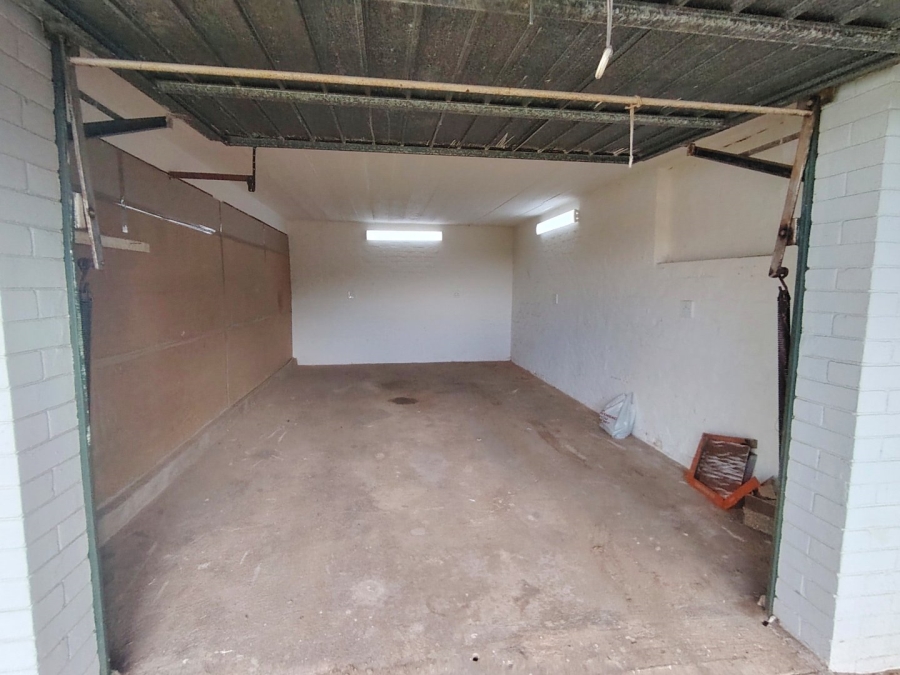 2 Bedroom Property for Sale in St Michaels On Sea KwaZulu-Natal