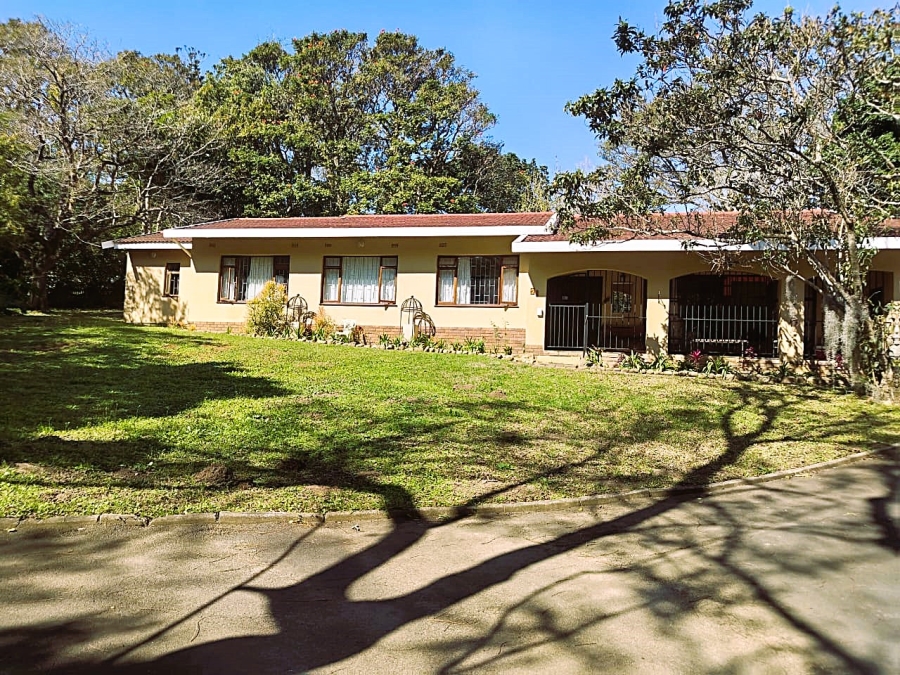 5 Bedroom Property for Sale in Umtentweni KwaZulu-Natal
