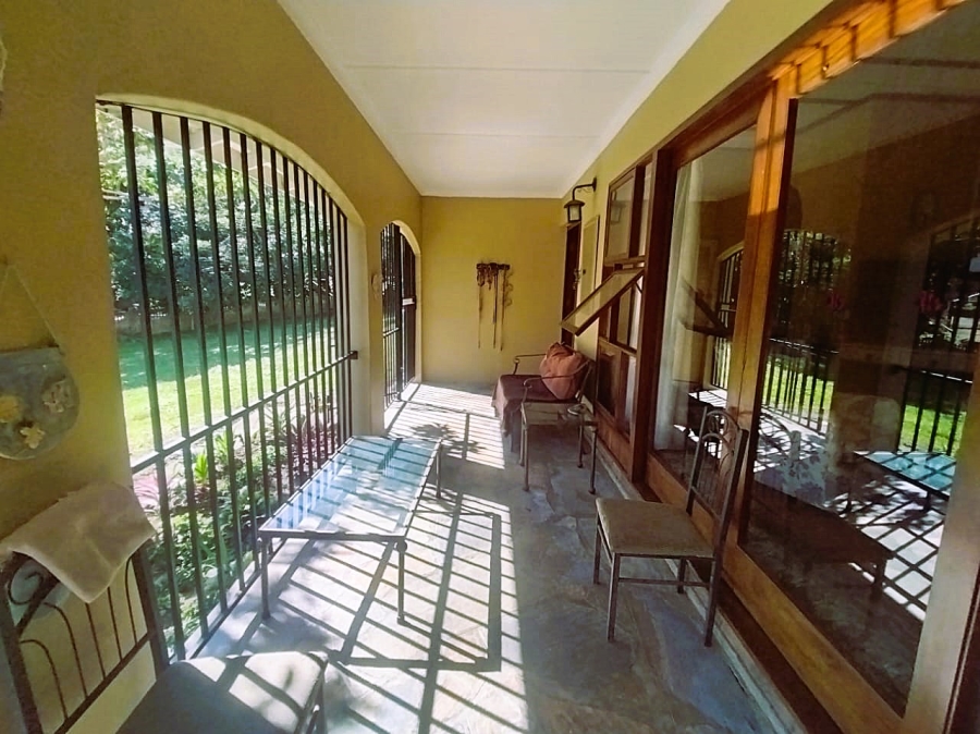 5 Bedroom Property for Sale in Umtentweni KwaZulu-Natal