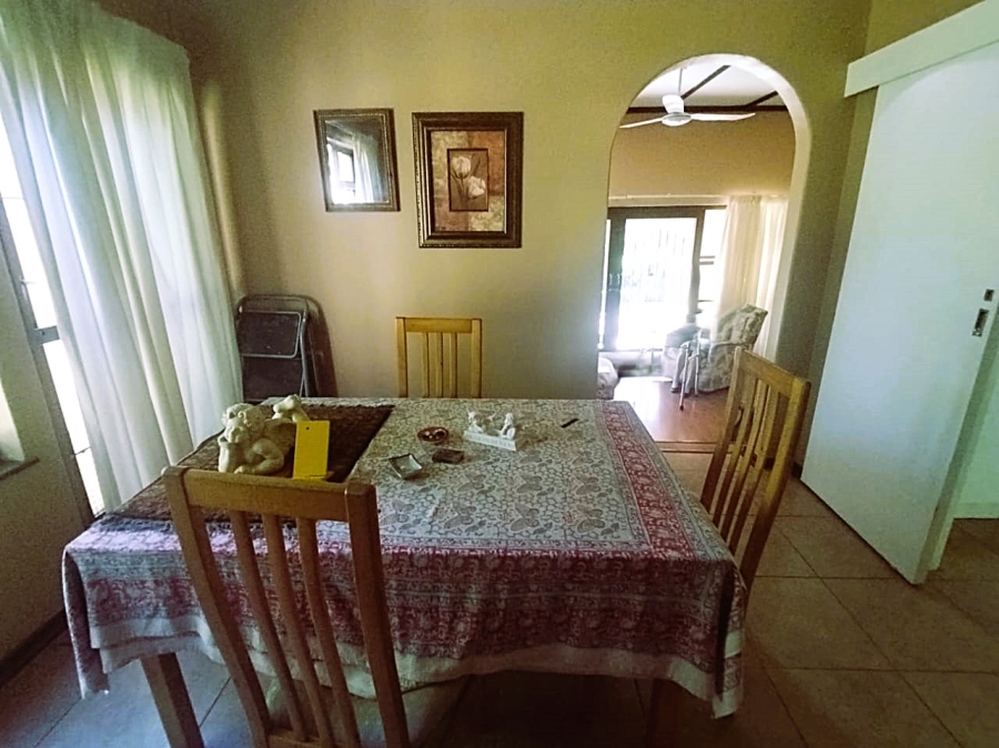 5 Bedroom Property for Sale in Umtentweni KwaZulu-Natal