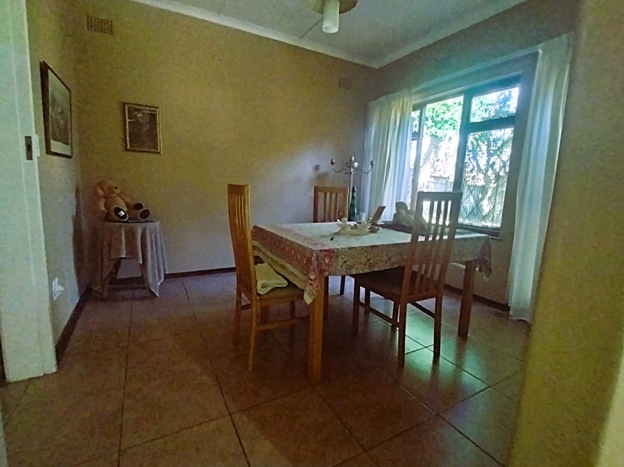 5 Bedroom Property for Sale in Umtentweni KwaZulu-Natal