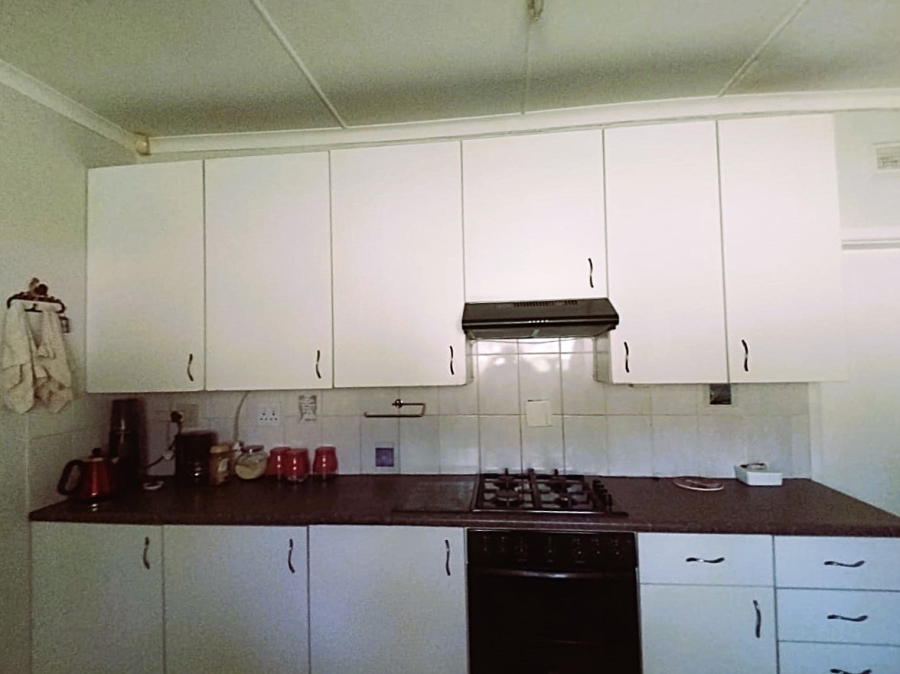 5 Bedroom Property for Sale in Umtentweni KwaZulu-Natal