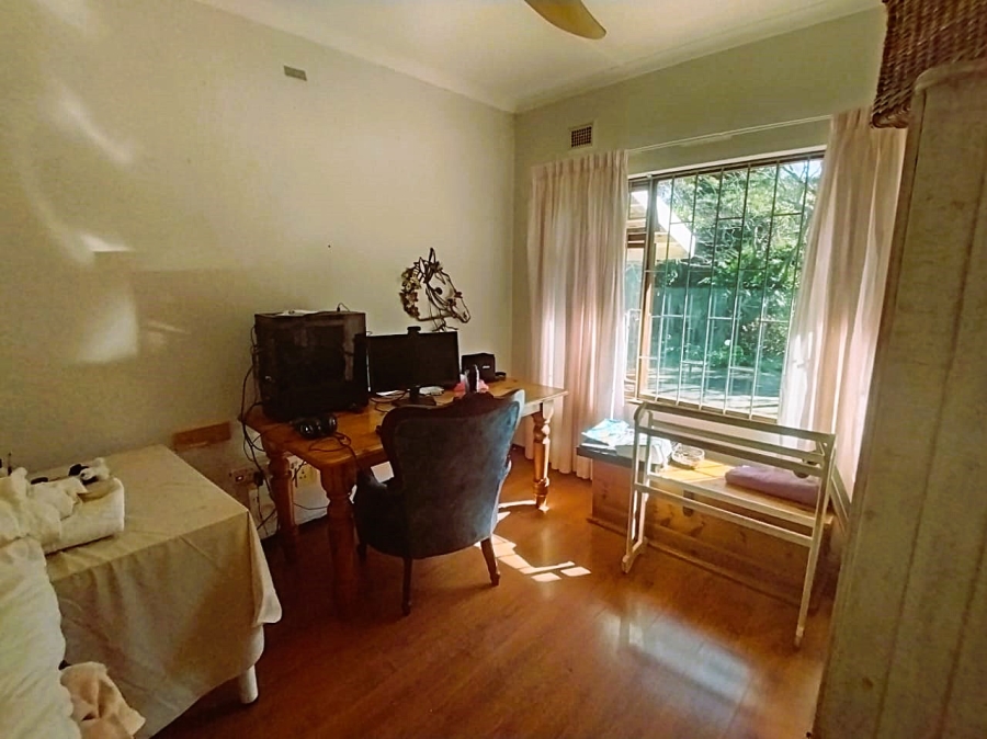 5 Bedroom Property for Sale in Umtentweni KwaZulu-Natal
