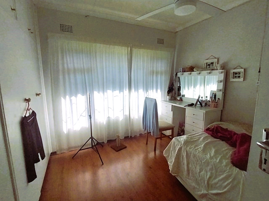 5 Bedroom Property for Sale in Umtentweni KwaZulu-Natal