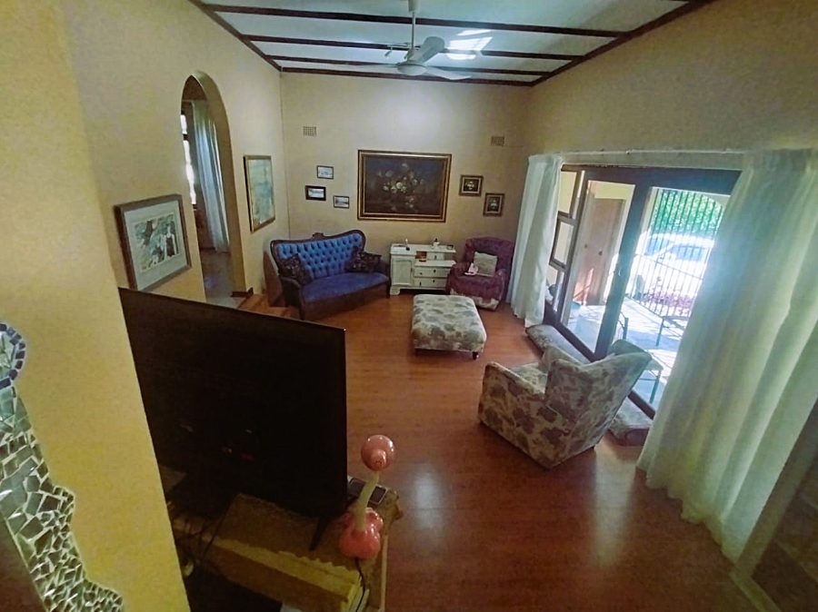 5 Bedroom Property for Sale in Umtentweni KwaZulu-Natal