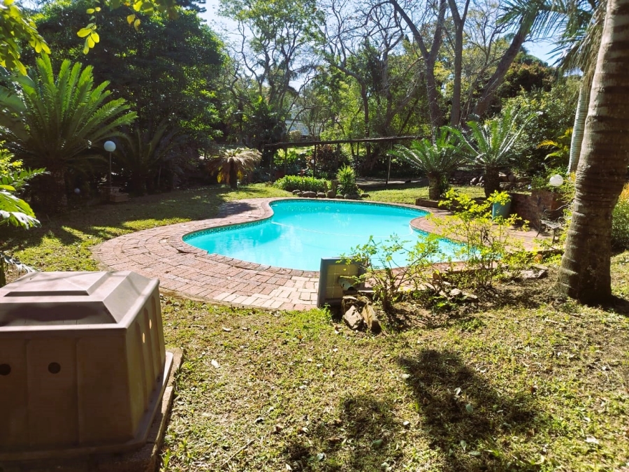 5 Bedroom Property for Sale in Umtentweni KwaZulu-Natal
