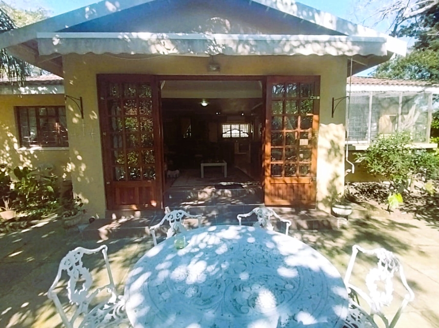 5 Bedroom Property for Sale in Umtentweni KwaZulu-Natal