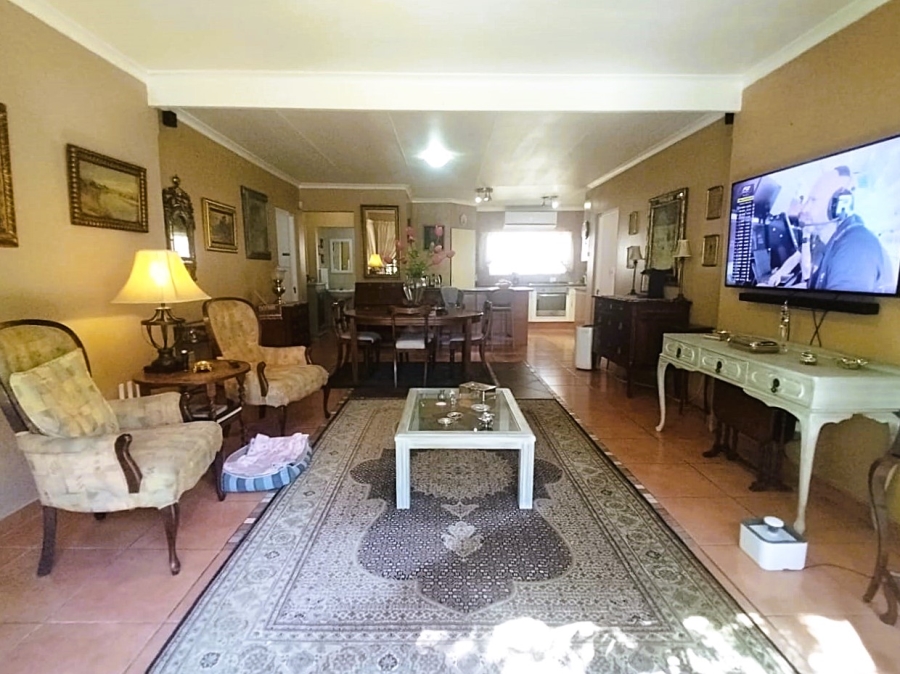 5 Bedroom Property for Sale in Umtentweni KwaZulu-Natal