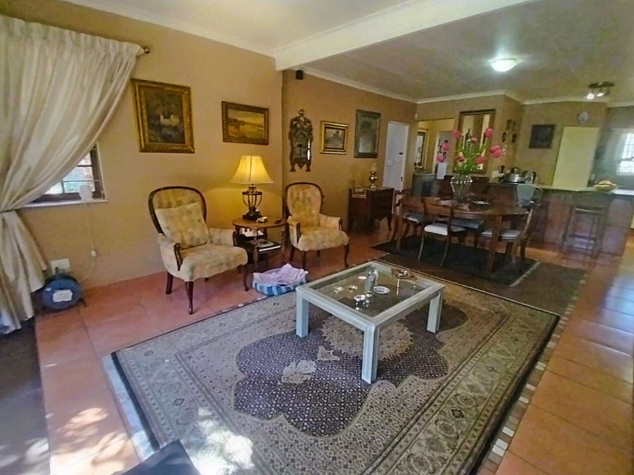5 Bedroom Property for Sale in Umtentweni KwaZulu-Natal