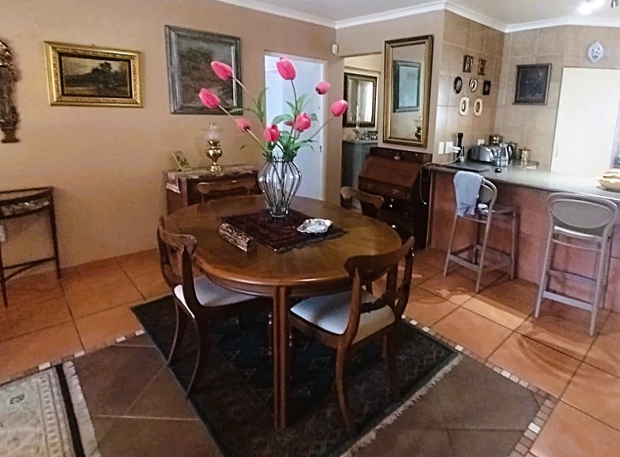 5 Bedroom Property for Sale in Umtentweni KwaZulu-Natal