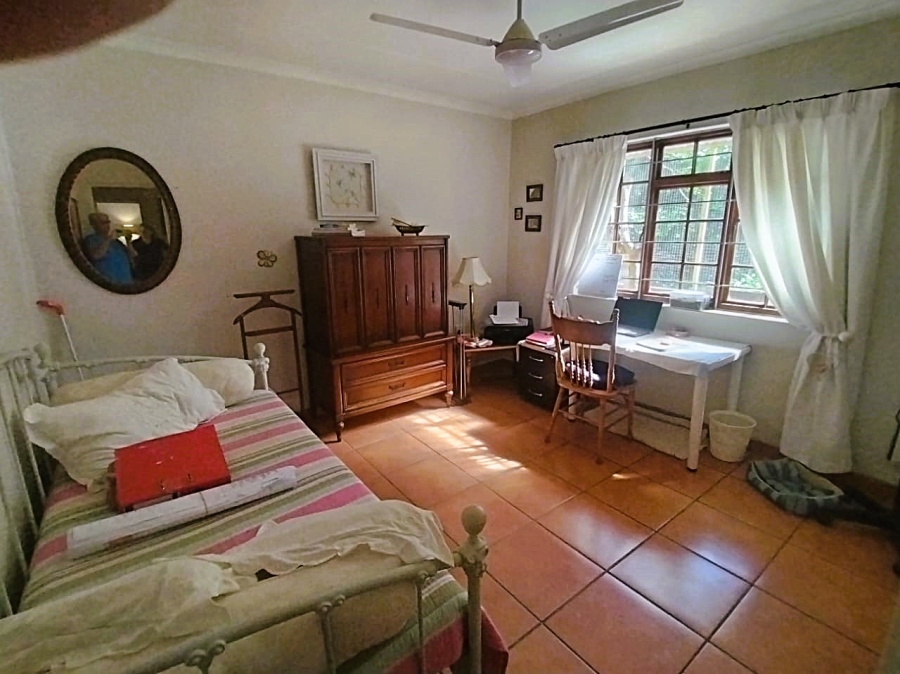 5 Bedroom Property for Sale in Umtentweni KwaZulu-Natal