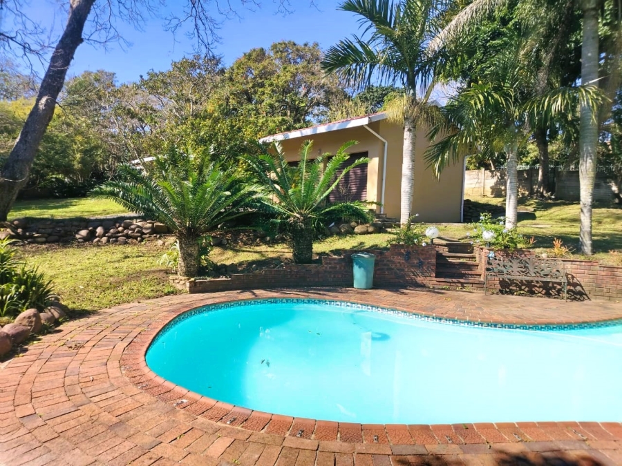 5 Bedroom Property for Sale in Umtentweni KwaZulu-Natal