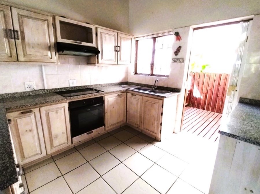 To Let 2 Bedroom Property for Rent in Southport KwaZulu-Natal