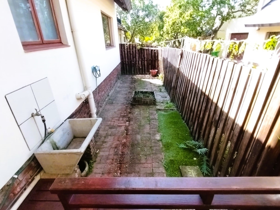 To Let 2 Bedroom Property for Rent in Southport KwaZulu-Natal