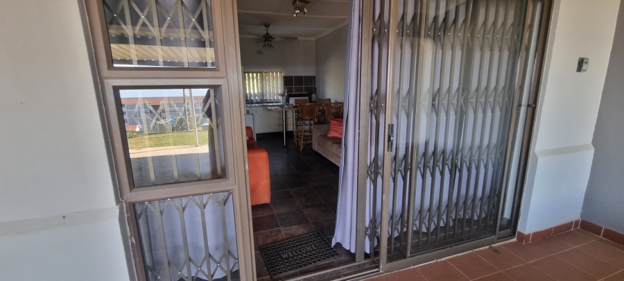 2 Bedroom Property for Sale in Hibberdene KwaZulu-Natal