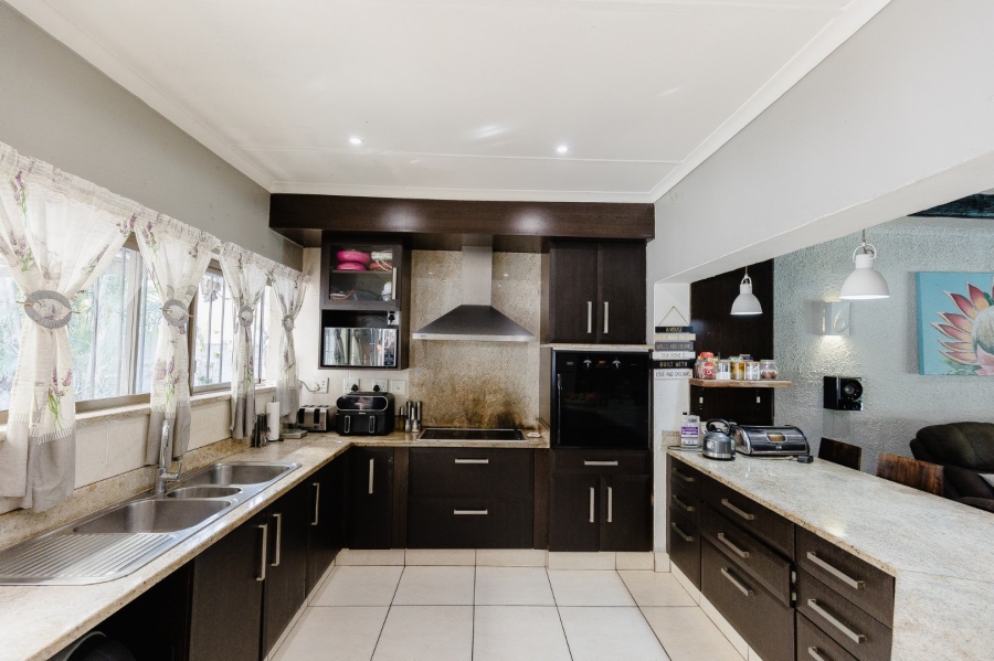 4 Bedroom Property for Sale in Uvongo KwaZulu-Natal