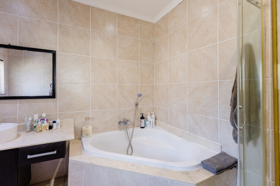 4 Bedroom Property for Sale in Uvongo KwaZulu-Natal