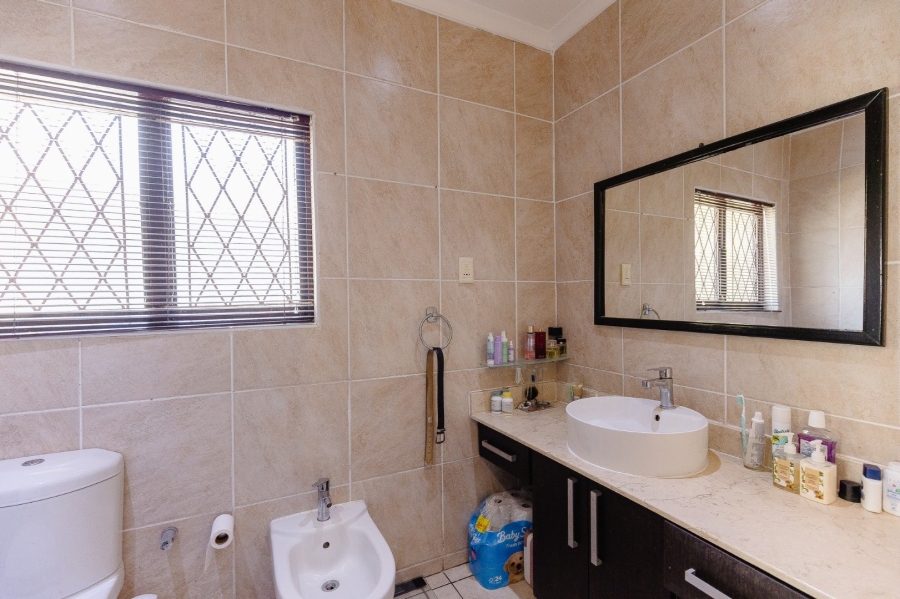 4 Bedroom Property for Sale in Uvongo KwaZulu-Natal
