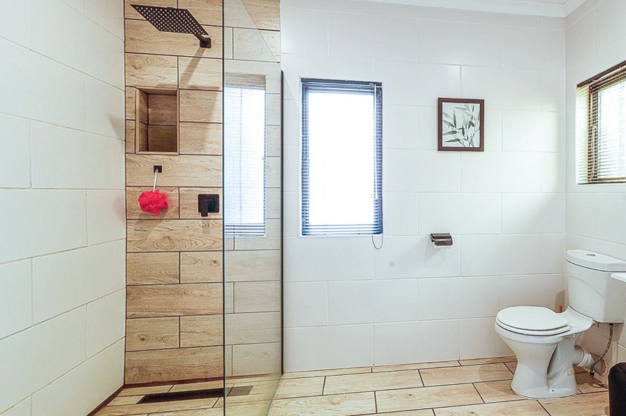 4 Bedroom Property for Sale in Uvongo KwaZulu-Natal
