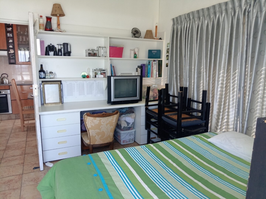 8 Bedroom Property for Sale in St Michaels On Sea KwaZulu-Natal