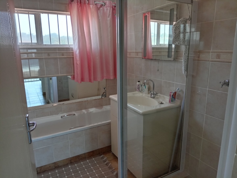 8 Bedroom Property for Sale in St Michaels On Sea KwaZulu-Natal