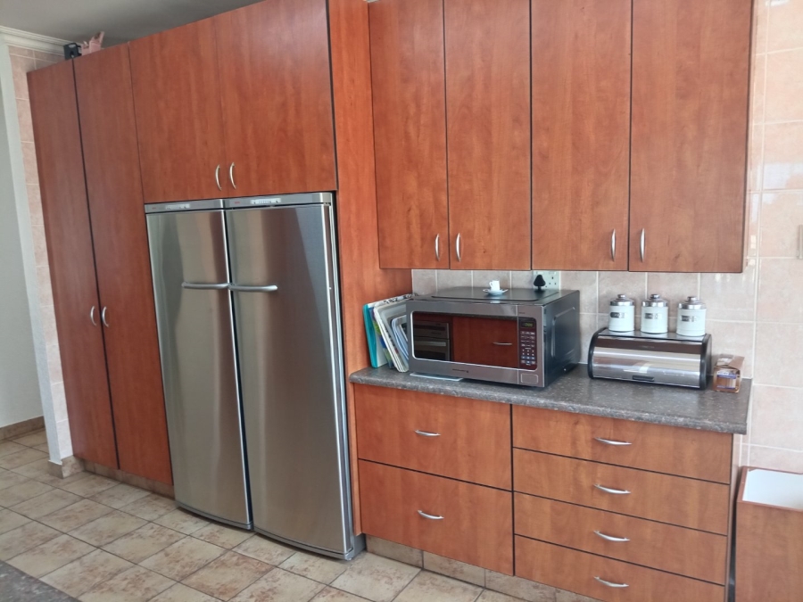 8 Bedroom Property for Sale in St Michaels On Sea KwaZulu-Natal