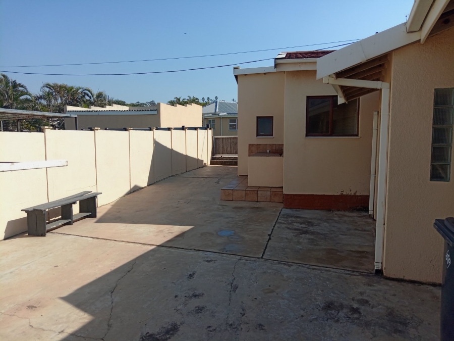 8 Bedroom Property for Sale in St Michaels On Sea KwaZulu-Natal