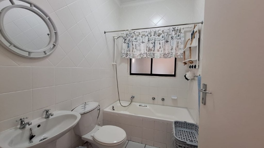 2 Bedroom Property for Sale in Hibberdene KwaZulu-Natal