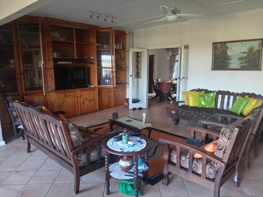 3 Bedroom Property for Sale in St Michaels On Sea KwaZulu-Natal