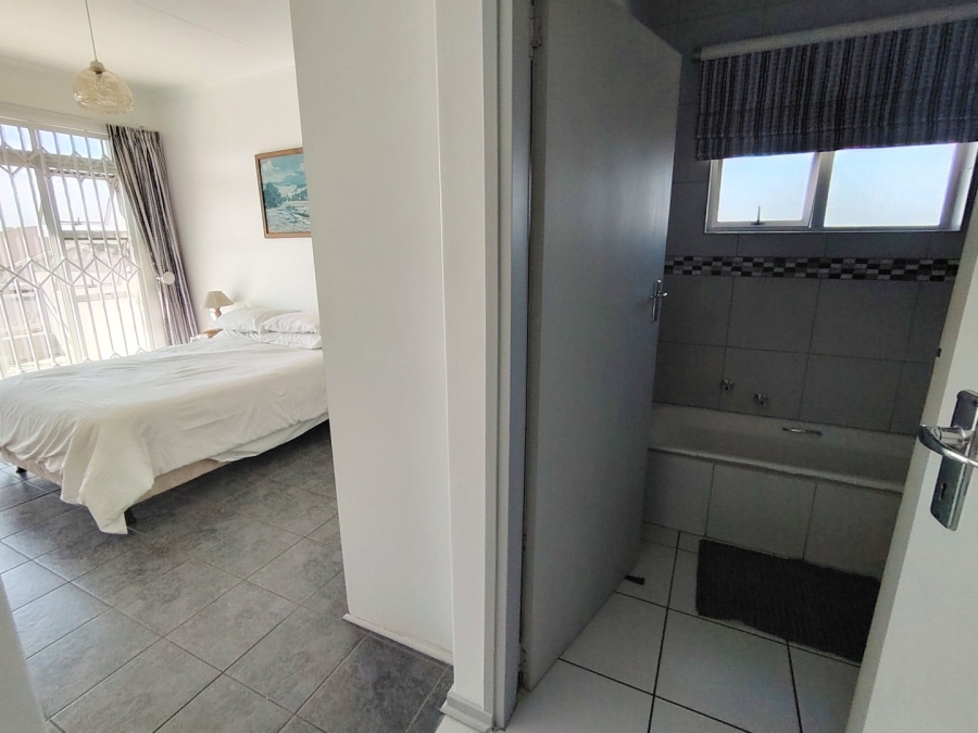 3 Bedroom Property for Sale in St Michaels On Sea KwaZulu-Natal