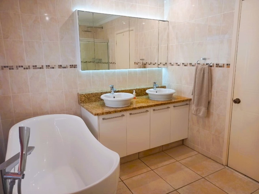 4 Bedroom Property for Sale in Shelly Beach KwaZulu-Natal