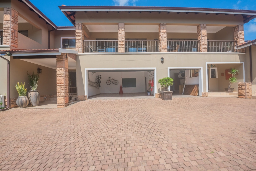 5 Bedroom Property for Sale in Umtentweni KwaZulu-Natal