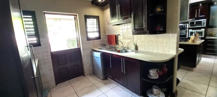 5 Bedroom Property for Sale in Umtentweni KwaZulu-Natal