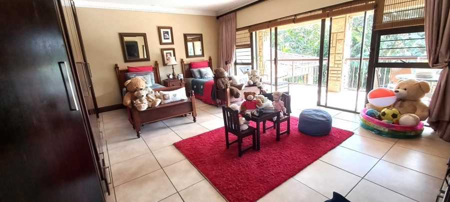 5 Bedroom Property for Sale in Umtentweni KwaZulu-Natal