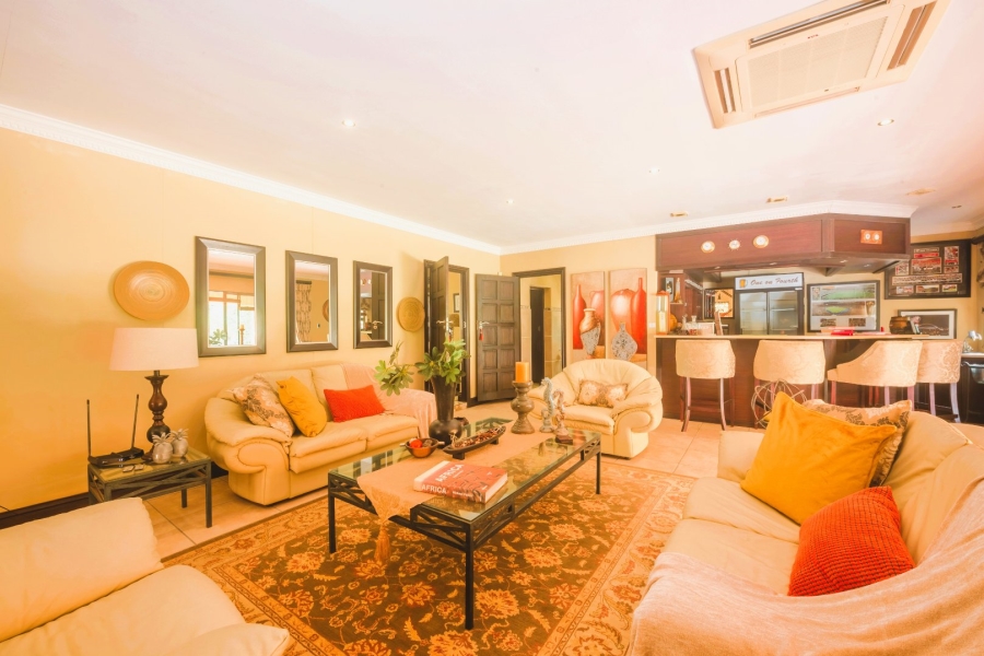5 Bedroom Property for Sale in Umtentweni KwaZulu-Natal