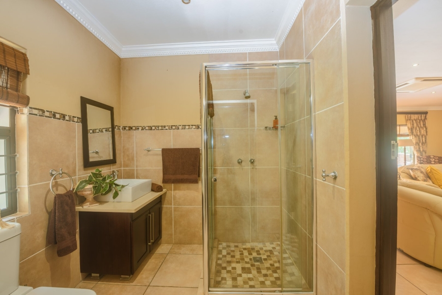 5 Bedroom Property for Sale in Umtentweni KwaZulu-Natal