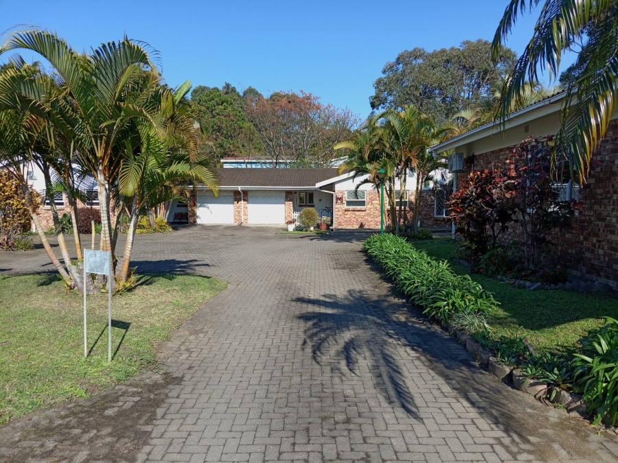2 Bedroom Property for Sale in Uvongo KwaZulu-Natal