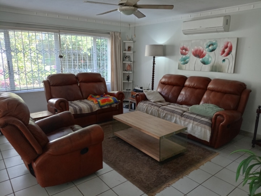 2 Bedroom Property for Sale in Uvongo KwaZulu-Natal