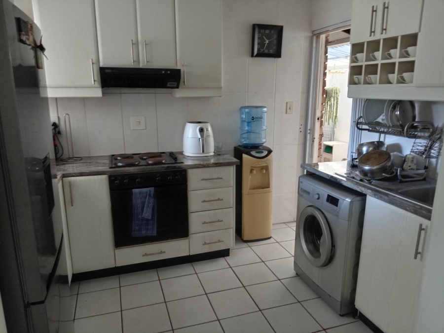 2 Bedroom Property for Sale in Uvongo KwaZulu-Natal