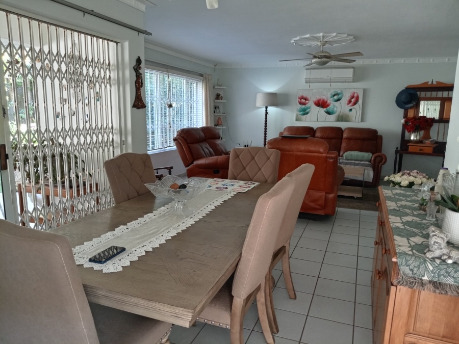 2 Bedroom Property for Sale in Uvongo KwaZulu-Natal