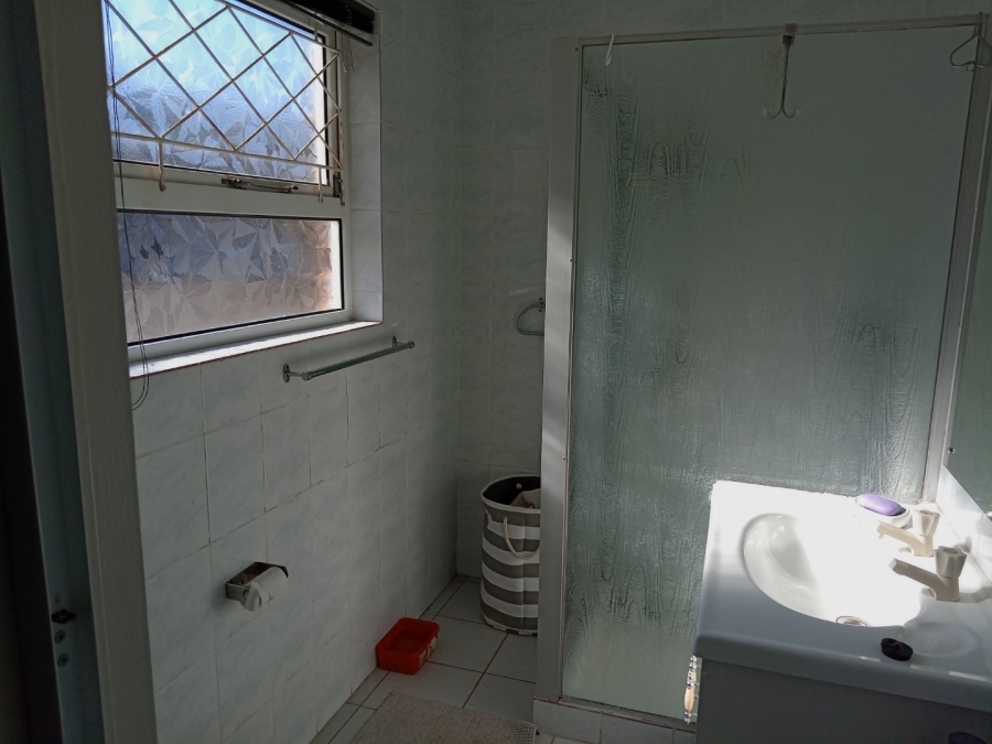 2 Bedroom Property for Sale in Uvongo KwaZulu-Natal