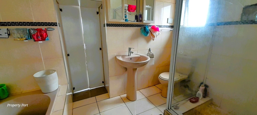 4 Bedroom Property for Sale in Oslo Beach KwaZulu-Natal