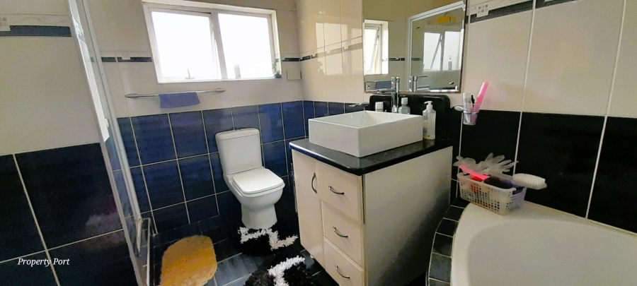 4 Bedroom Property for Sale in Oslo Beach KwaZulu-Natal