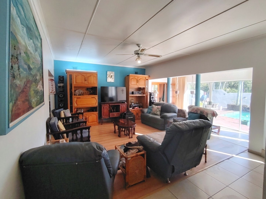 7 Bedroom Property for Sale in Uvongo KwaZulu-Natal