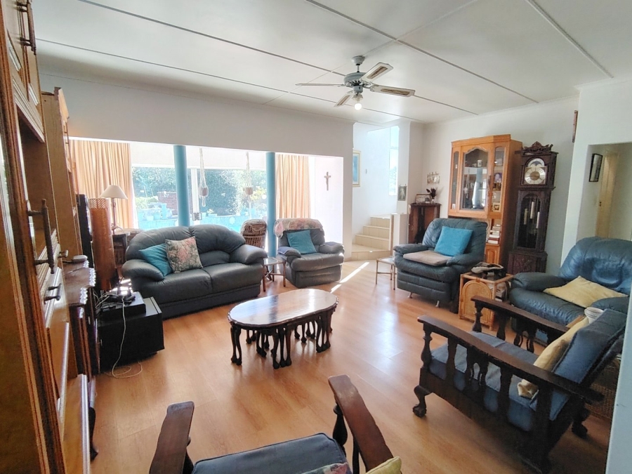 7 Bedroom Property for Sale in Uvongo KwaZulu-Natal
