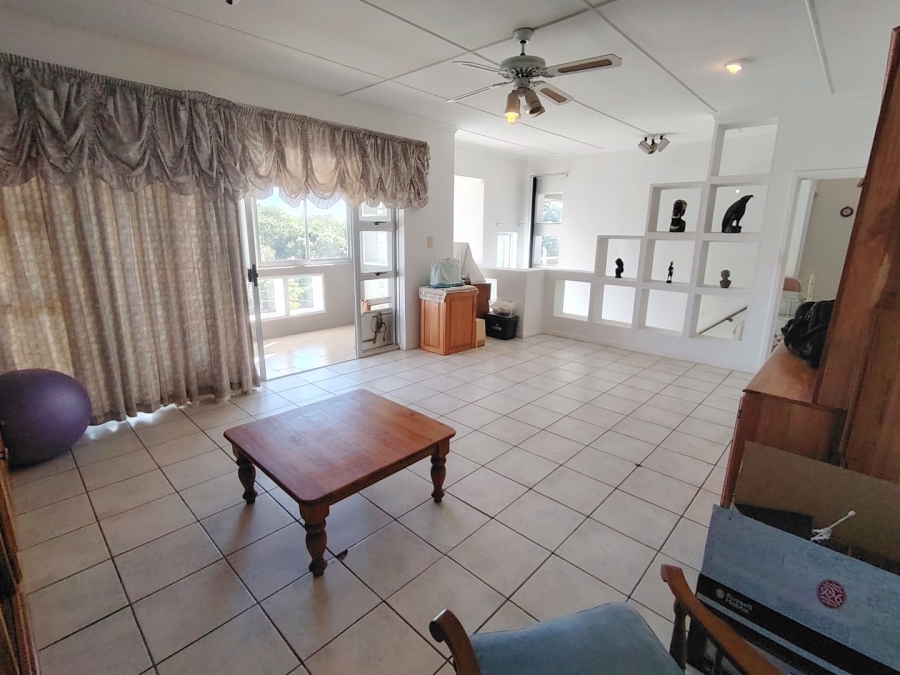 7 Bedroom Property for Sale in Uvongo KwaZulu-Natal