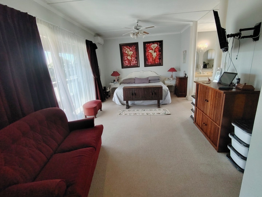 7 Bedroom Property for Sale in Uvongo KwaZulu-Natal